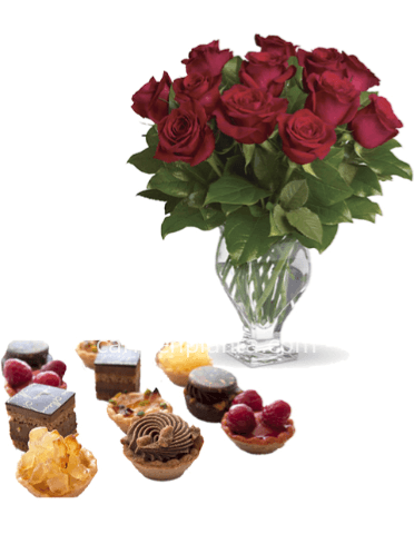 Mazzo di Rose Rosse con pasticceria mignon
